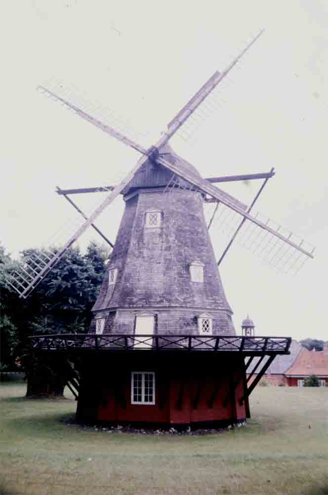 33 - Dinamarca - molino de viento